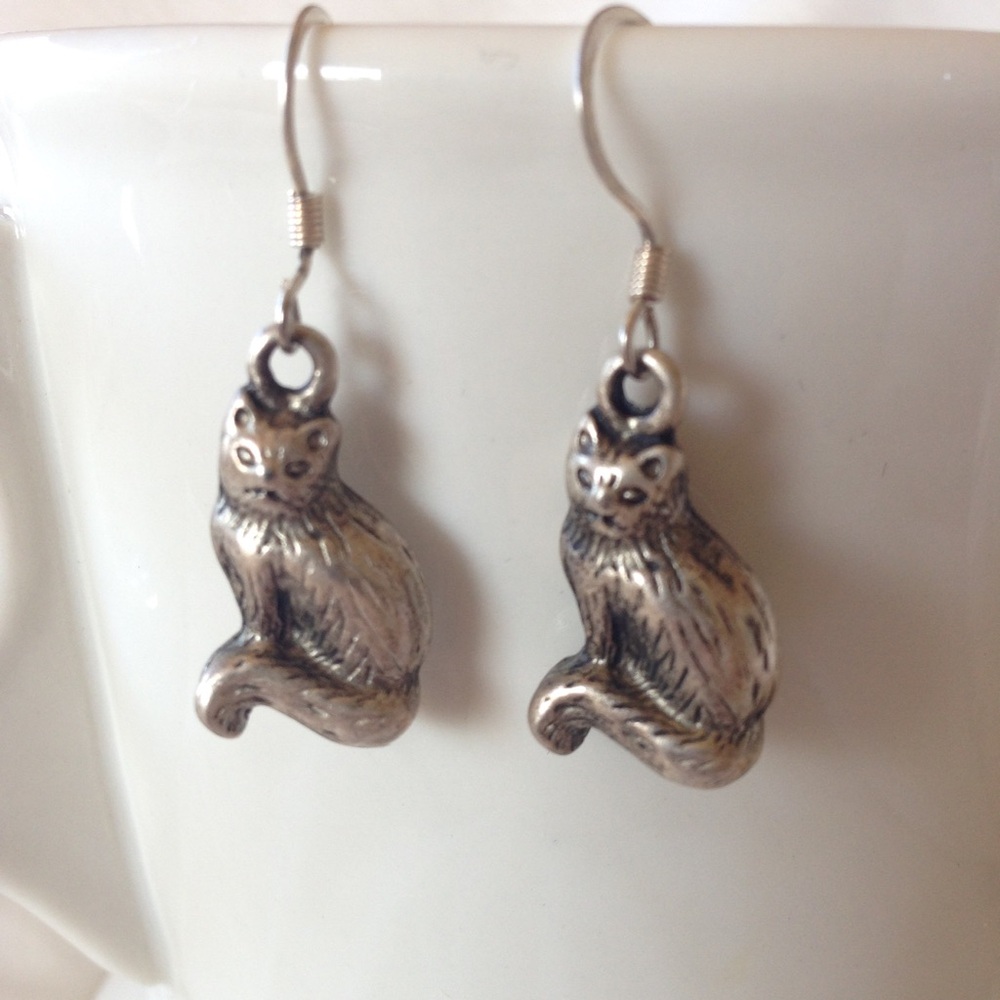 Kitty cat dangle earrings - Picture 3 of 3